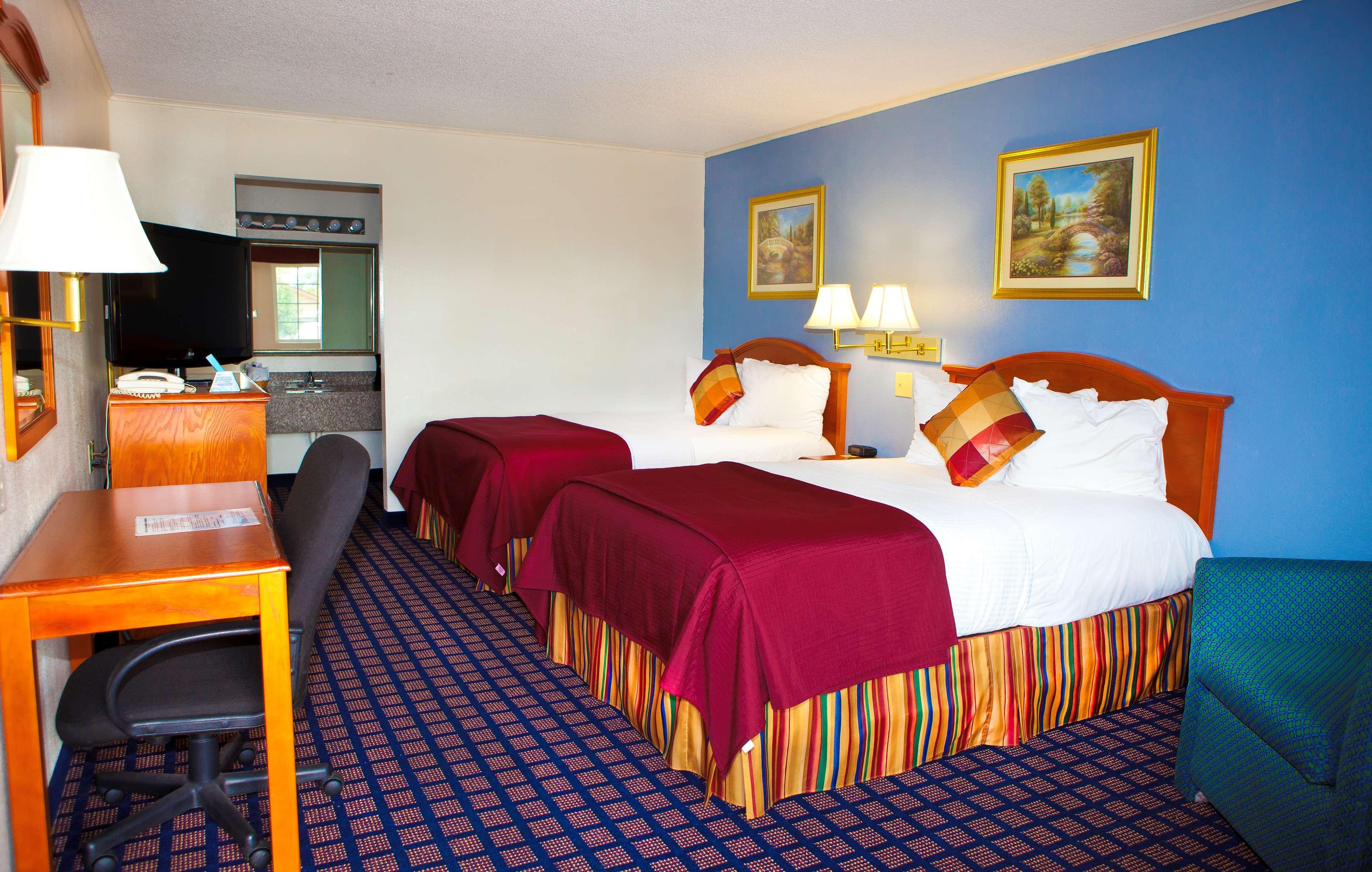 Best Western Palestine Inn Room photo
